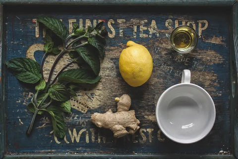 Green tea with lemon, ginger and honey